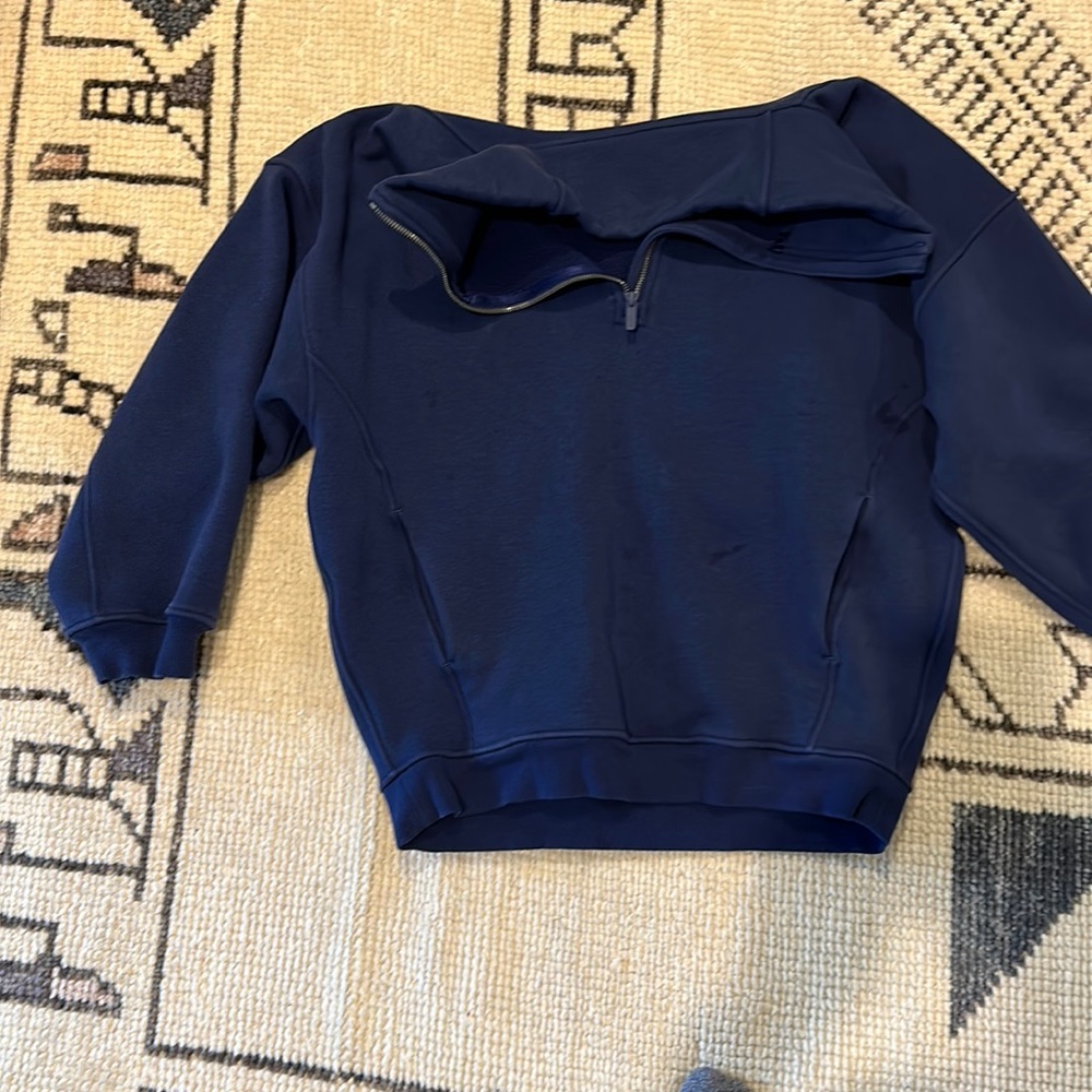Lululemon sweatshirt